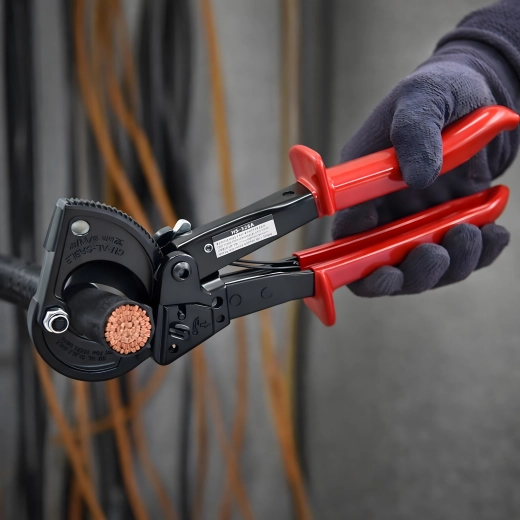 Powerful cutting up to 240 mm²
