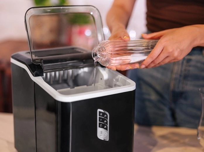 Large 1.5 l water tank
