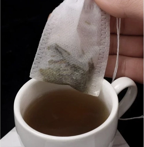 Convenient steeping of loose tea and herbs