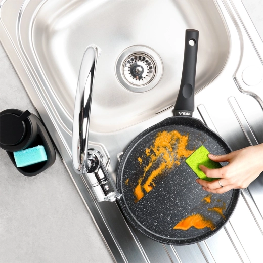Comfortable soft-touch handle and easy maintenance