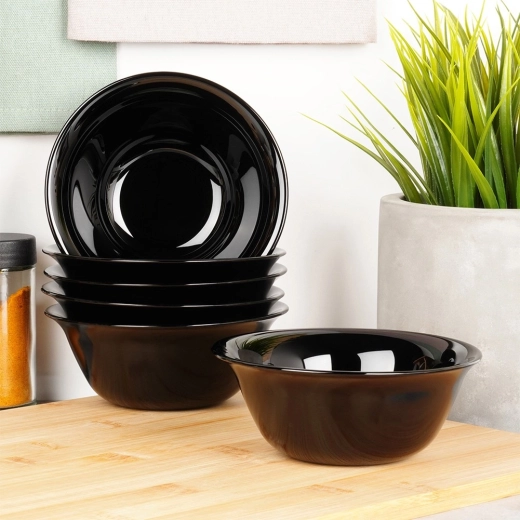 Елегантен черен дизайн за модерен стол