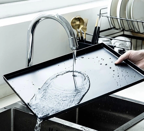 Drip tray for a dry countertop