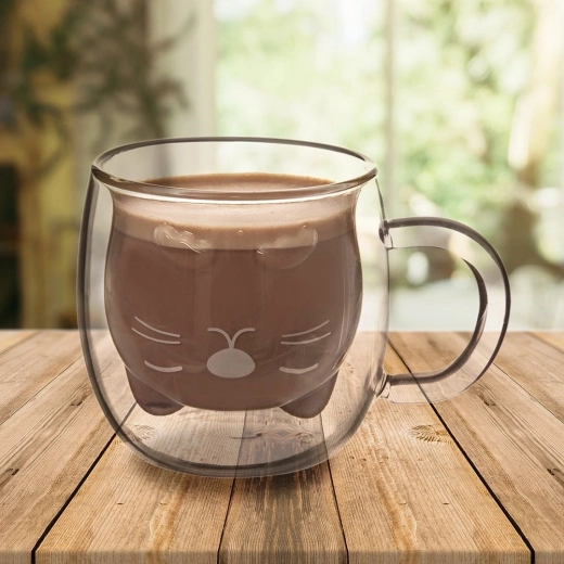 Adorable cat design that stands out