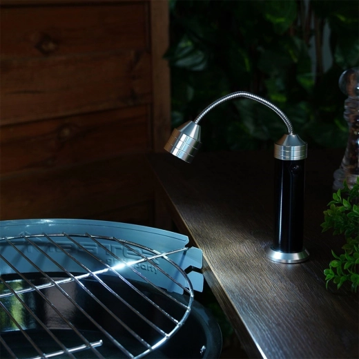 Magnetic base for stable mounting