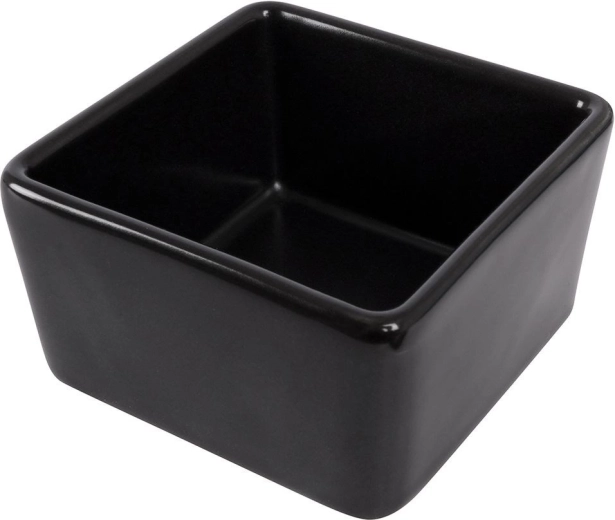 Compact and practical 100 ml capacity