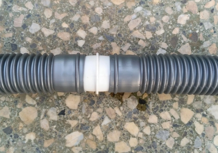 Flexible hose with extension option