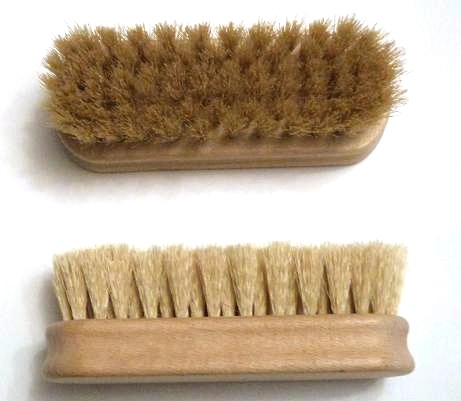 Wooden shoe brush