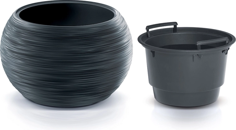 Insert with handles for easy repotting