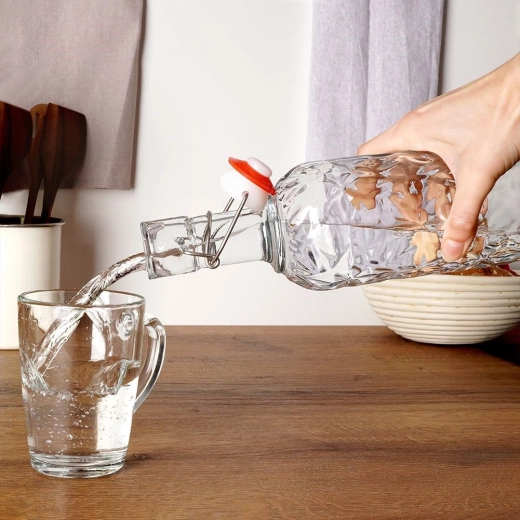 Ideal for homemade drinks and stylish serving