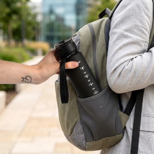 Easy carrying thanks to the strap