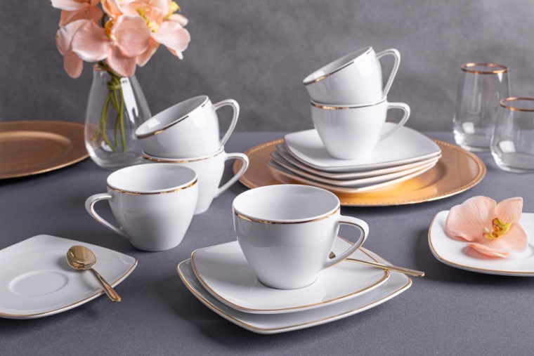 Modern square shape that decorates the table