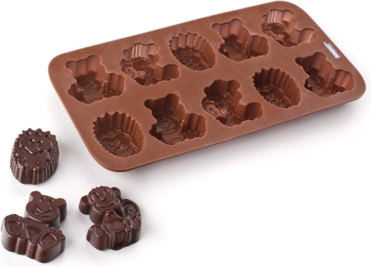 Detailed animal shapes for playful pralines