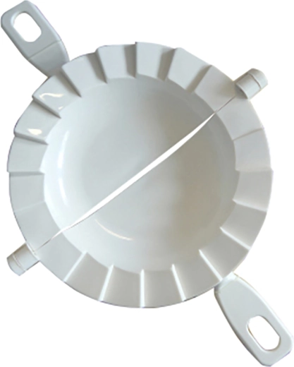 Easy use with a snap-close mechanism