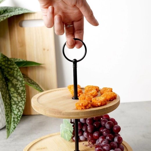 Sturdy metal frame with handle