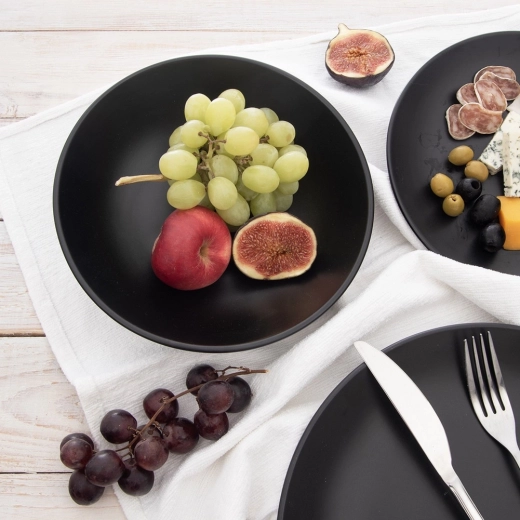 Modern matte black for every table