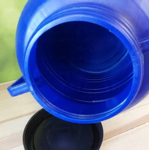 Wide neck for easy filling and cleaning