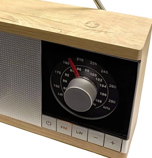 Удобно аналогово настройване FM и LW