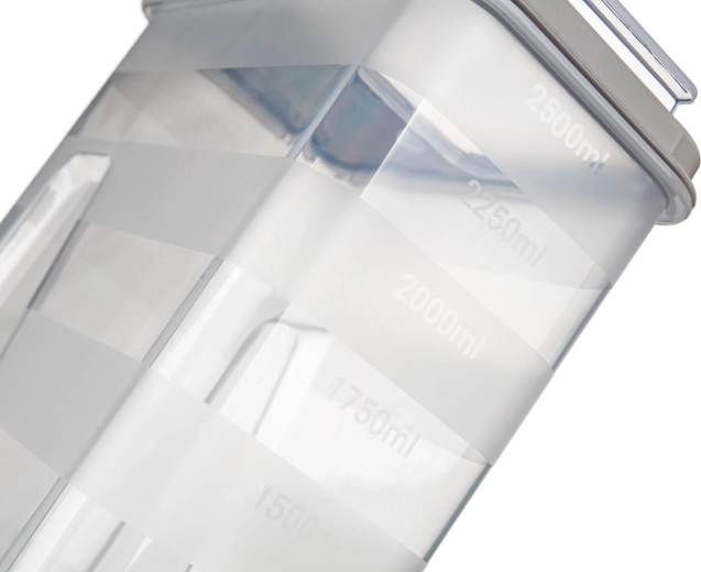 Accurate measuring with 250 ml graduations