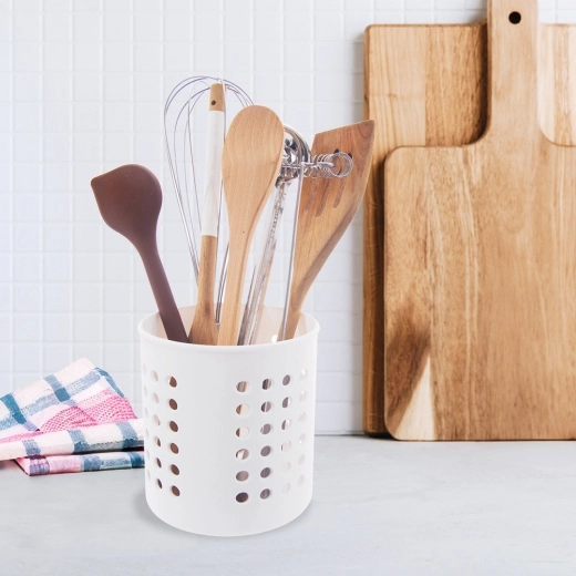 Tidy kitchen countertop