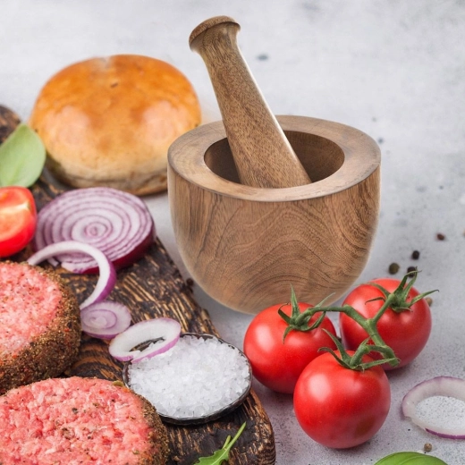 Ergonomic pestle and versatile use