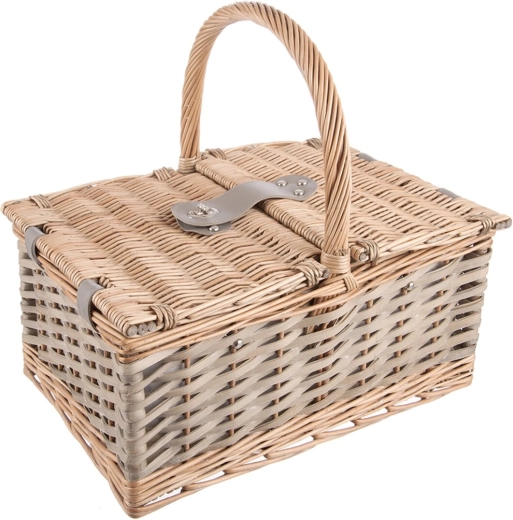 Wicker picnic basket with cotton lining and lid
