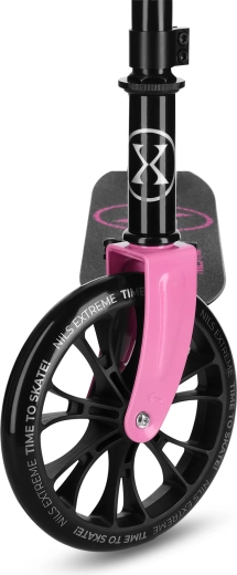 Large 200 mm wheels for a smooth, stable ride