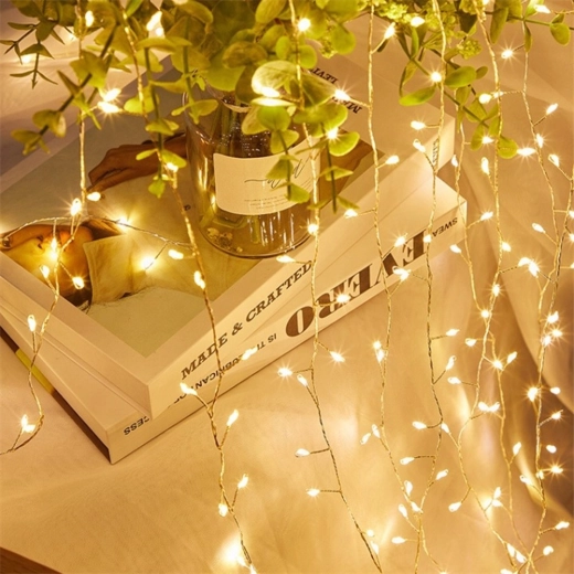 100 LED bulbs for a festive atmosphere