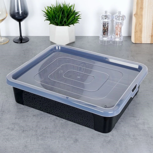 Stackable and versatile storage box