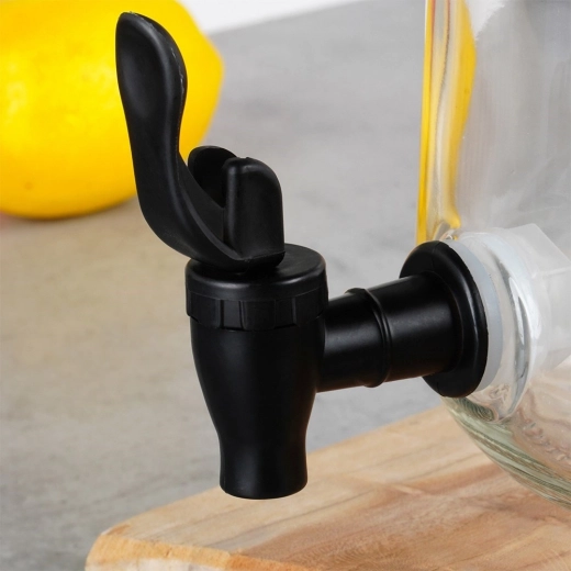 Удобно наливане благодарение на кранчето