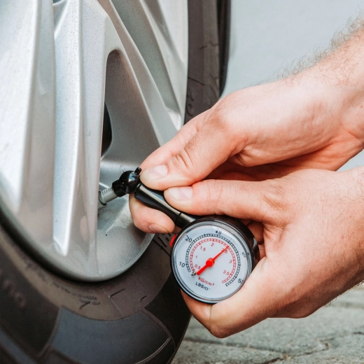 Analog Tire Pressure Gauge