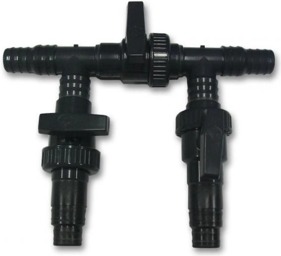 Three-way regulating bypass valve for a heat pump and solar heating