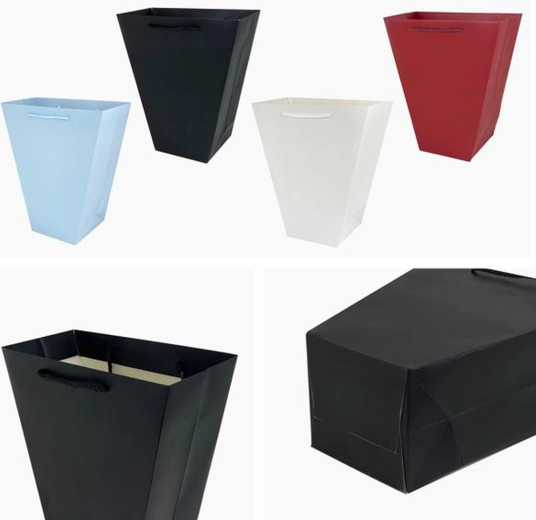 Подаръчна торбичка 20 × 18 × 10 см – микс от мотиви