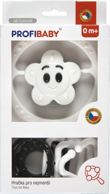 Комплект дрънкалки в черно и бяло – верижка за количка и дрънкалка звездичка/цветче