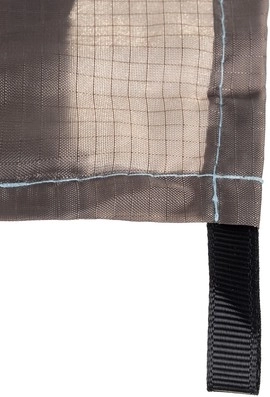 Стабилна и при вятър: джобове, ъглови халки и колчета