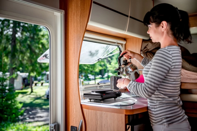 Идеален за път и малки пространства