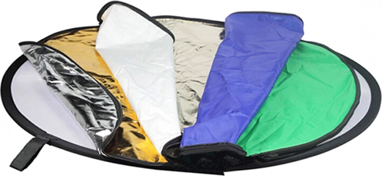 Integrated diffuser for soft, even light