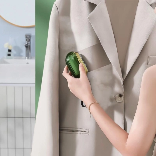 Бързо почистване на дрехи и тапицерия