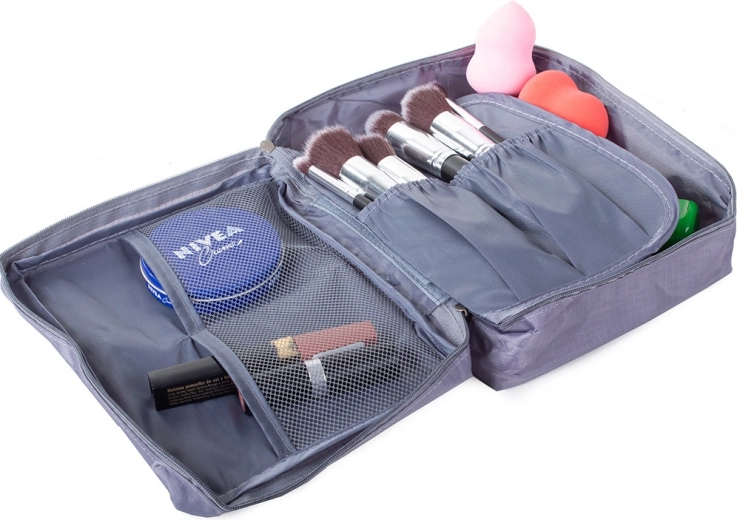 Практичен дизайн с множество отделения