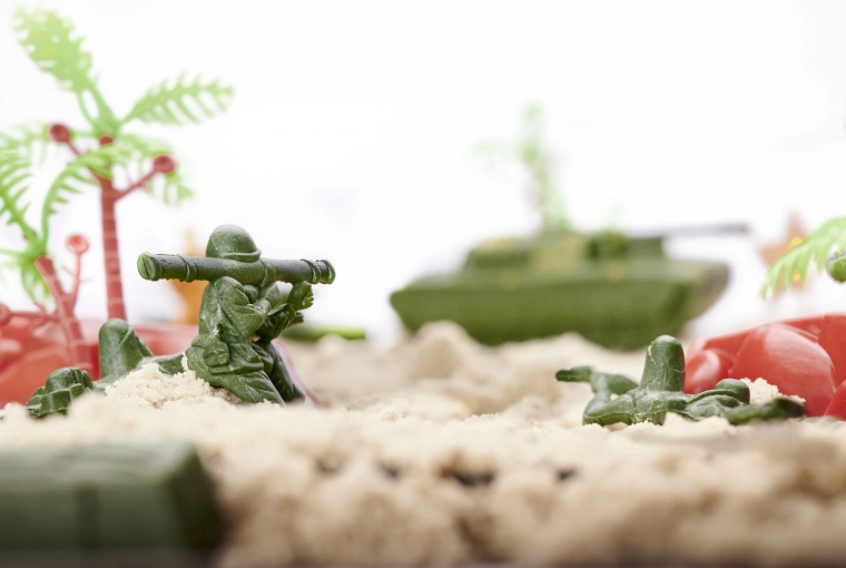 Реалистични военни сценарии