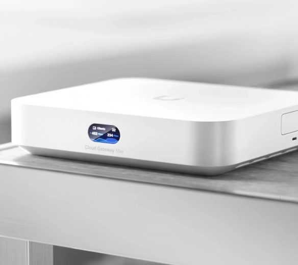 Облачно управление в екосистемата UniFi