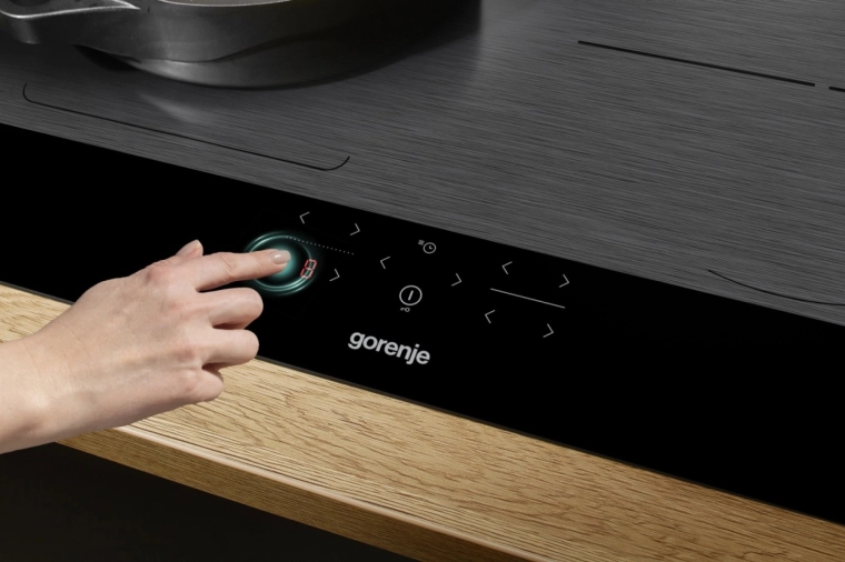 Intuitive touch controls and separate timer