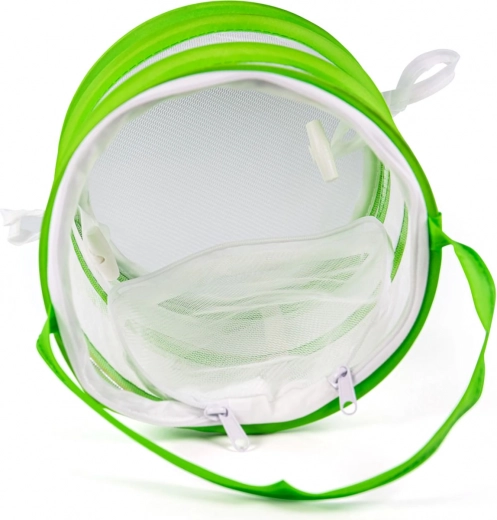 Lightweight, breathable mesh with comfortable handles