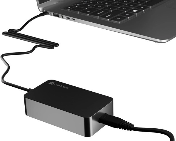 Compact design and long 270 cm cable