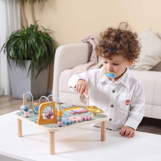 Musical discovery with xylophone and gong