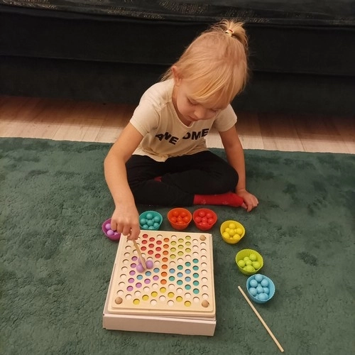 Развива умения и търпение