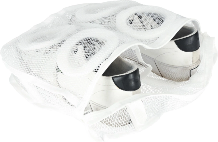 Безопасно пране на обувки в пералня