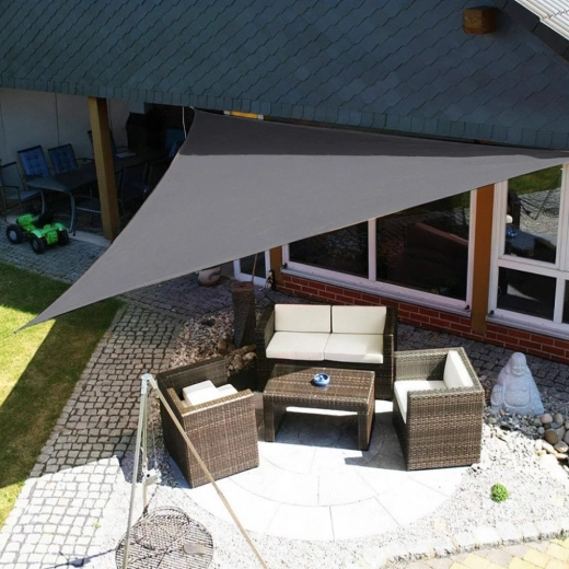 Easy installation and stable tensioning