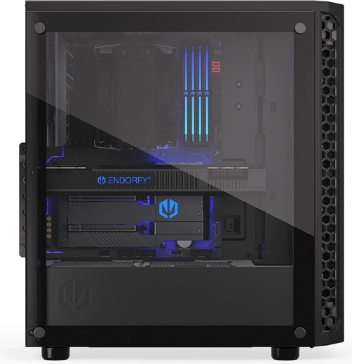 Tempered glass side panel for a perfect showcase