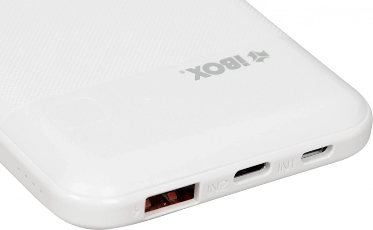 Universal USB‑C and USB‑A ports
