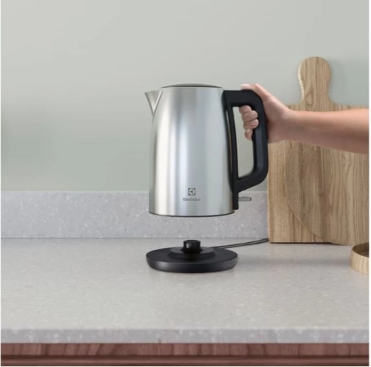 Cordless convenience with a 360° base